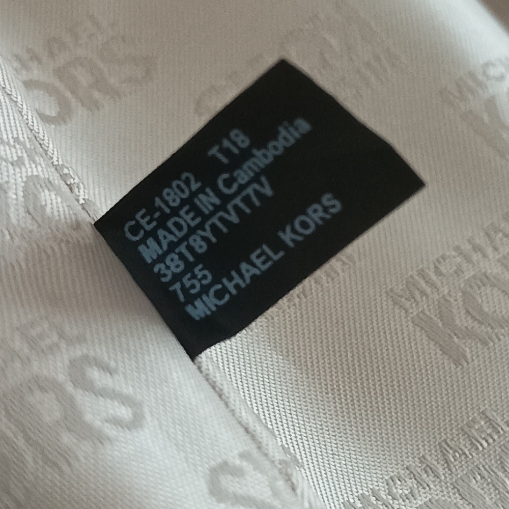 Combo: Authentic Michael Kors Jet Set Travel Signature Carryall Tote and Wallet - Picture 10 of 16